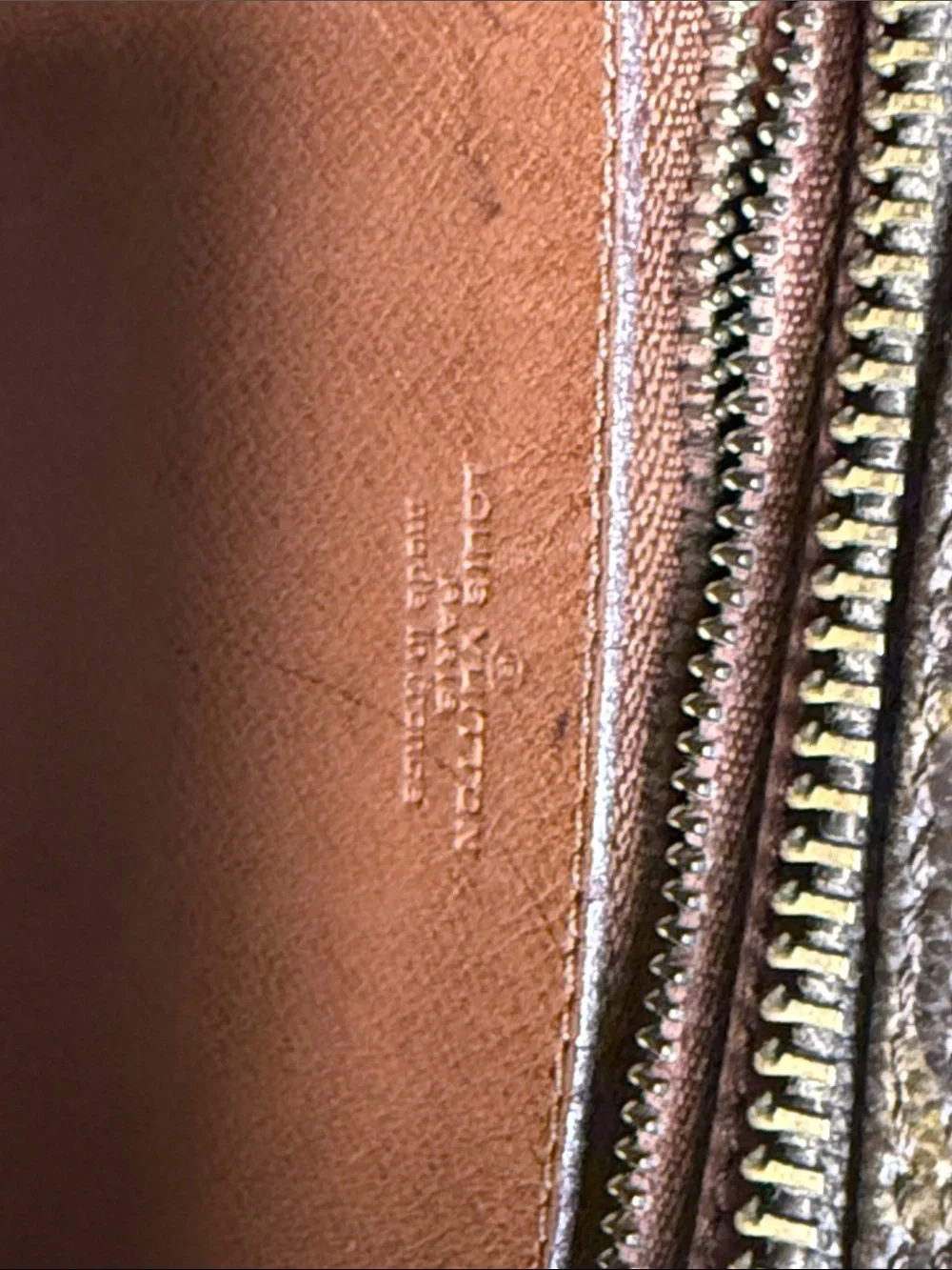 80’s Vintage Louis Vuitton Trocadero 27 Brown Monogram crossbody Bag